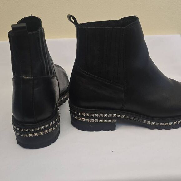 Steve Madden Black Leather Galena Ankle Boot ,  Hematite Stud Trim, NIB, SZ. 8 - Picture 3 of 8